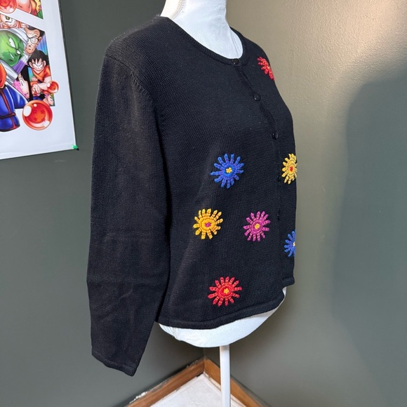 Classic Black Cardigan with Vibrant Floral Patterns Large - Picture 4 of 5